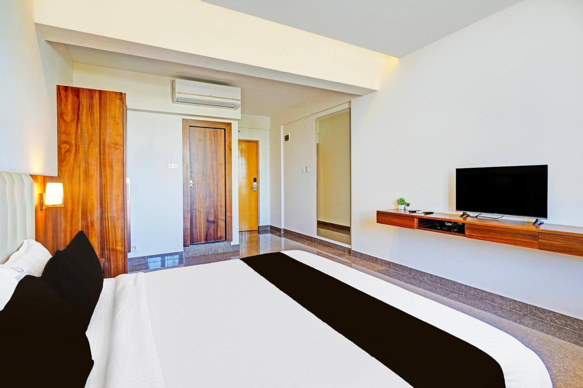 Super Townhouse Oak Electronic City Formerly Hotel Trubell Kammasandra Buitenkant foto